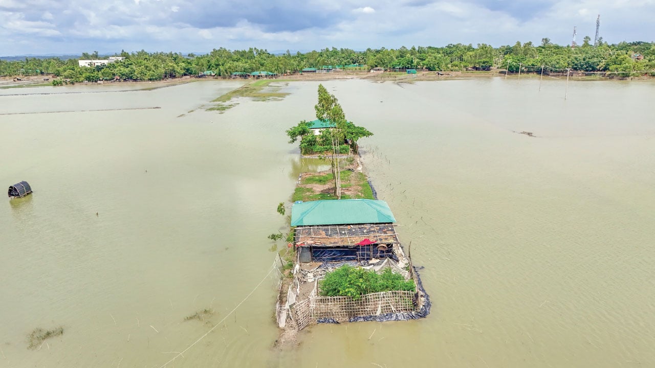 বৃষ্টি-বন্যায় বিপর্যস্ত চট্টগ্রাম, খাদ্য-পানির তীব্র সংকট