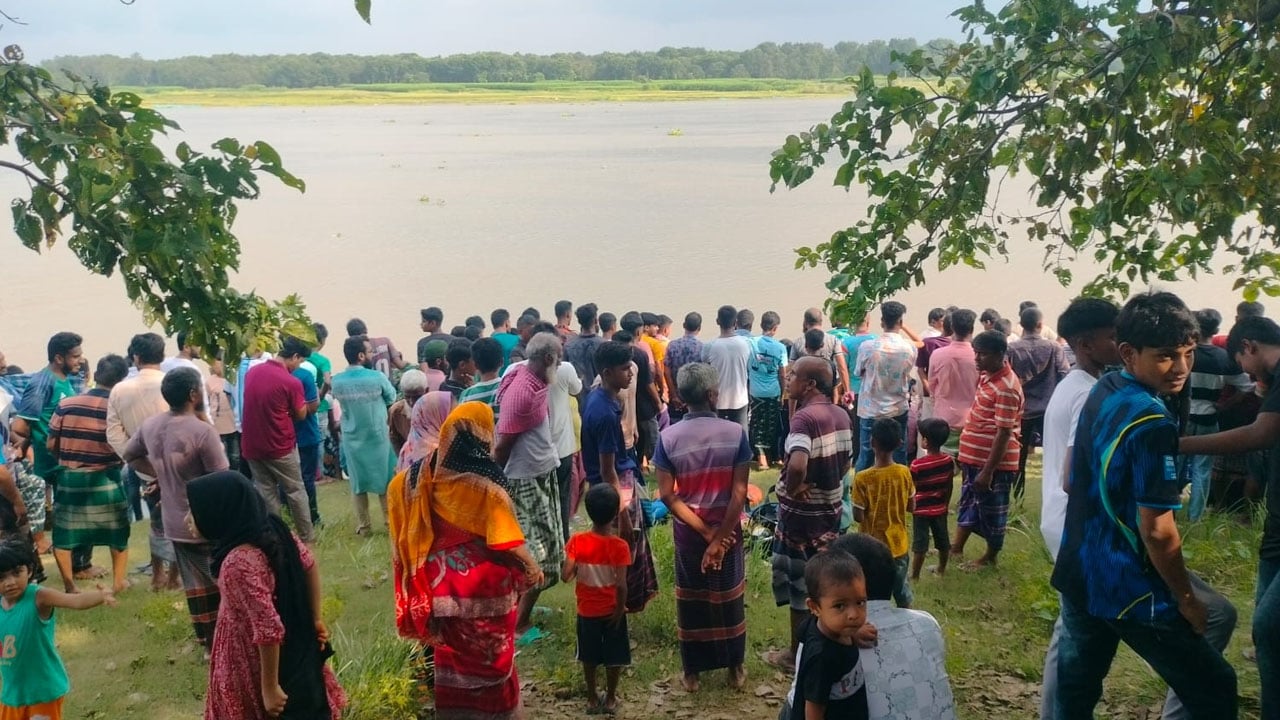 মহানন্দা নদীতে গোসলে নেমে স্কুলছাত্র নিখোঁজ