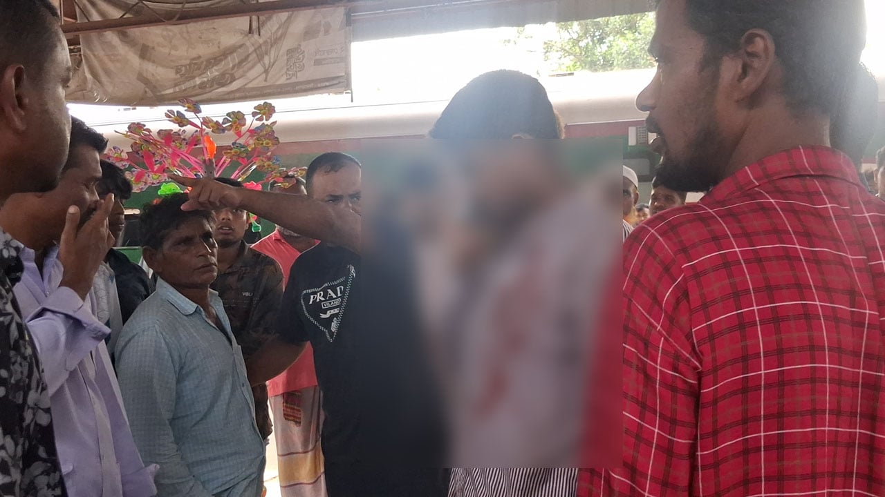 চলন্ত ট্রেনে পাথর নিক্ষেপে যাত্রীর ডান চোখ গুরুতর ক্ষতিগ্রস্ত