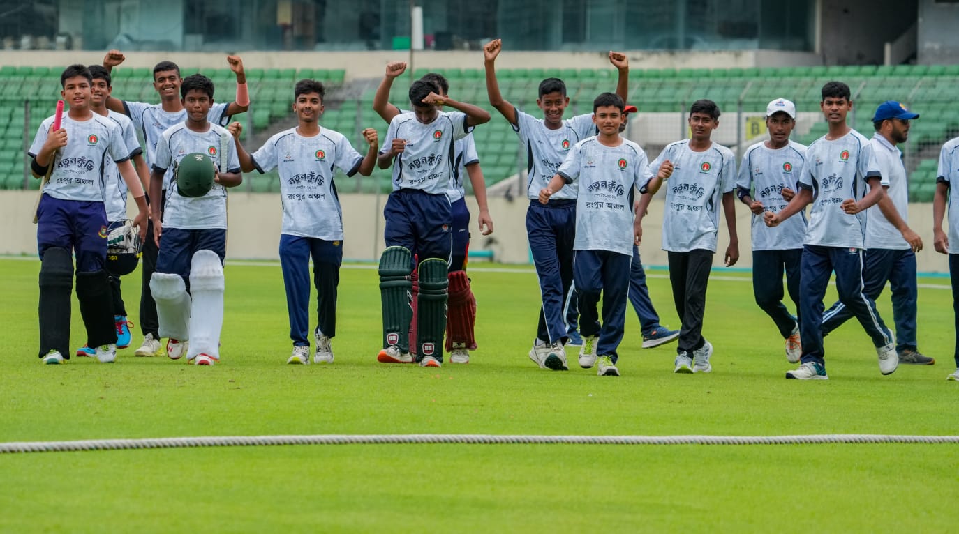 কুমিল্লাকে ১০ উইকেটে হারিয়ে সেমিফাইনালে রংপুর