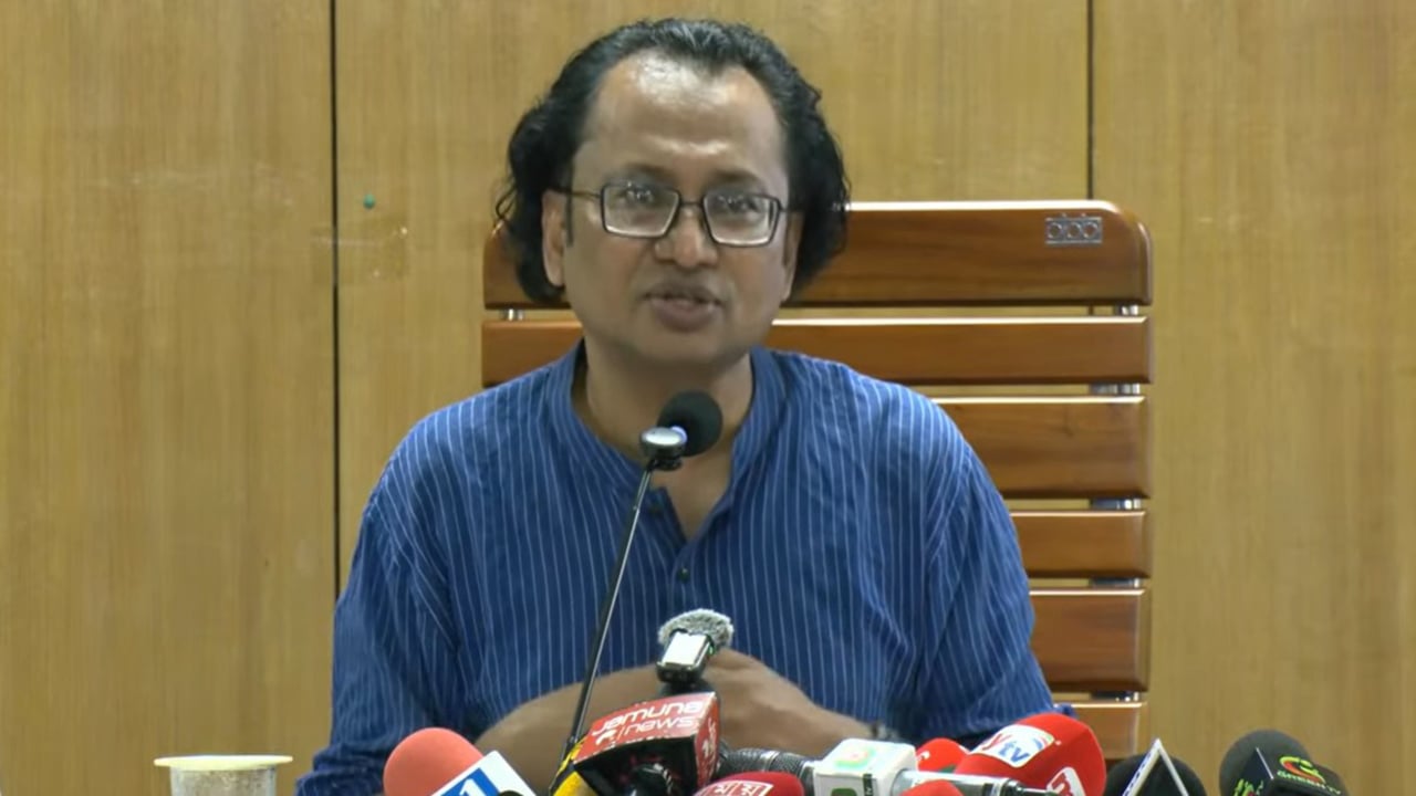 পলায়নকালে ইমিগ্রেশন আইন ভঙ্গের দায়ে হাসিনার বিরুদ্ধে মামলা হবে 