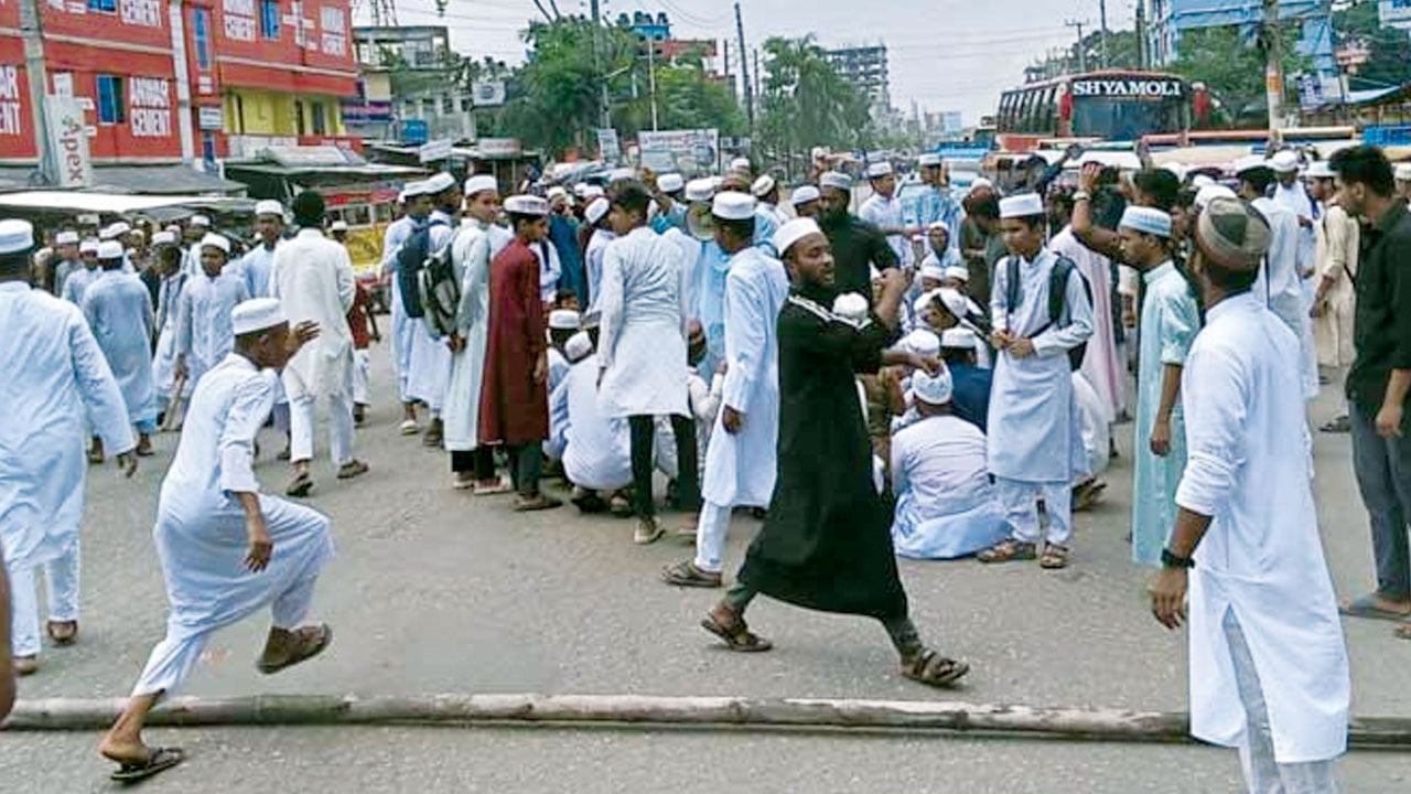 মাদরাসা ছাত্রদের প্রতিরোধ, সারা দেশে নিহত ২৬