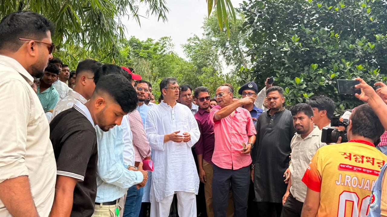 প্রতি বছর পেকুয়ার মানুষকে বন্যায় ভাসতে দেওয়া হবে না: স্বরাষ্ট্রমন্ত্রী