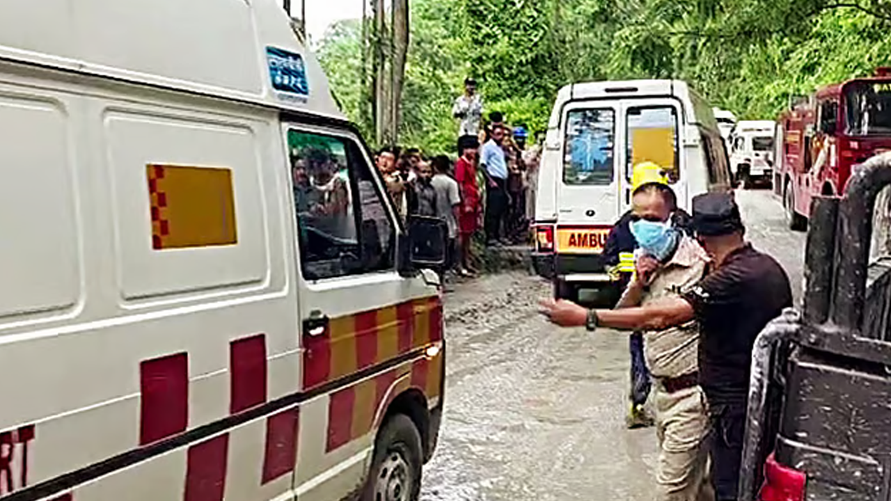 ভারতে নির্মাণাধীন সুড়ঙ্গ ধসে ৯ জনের মৃত্যু