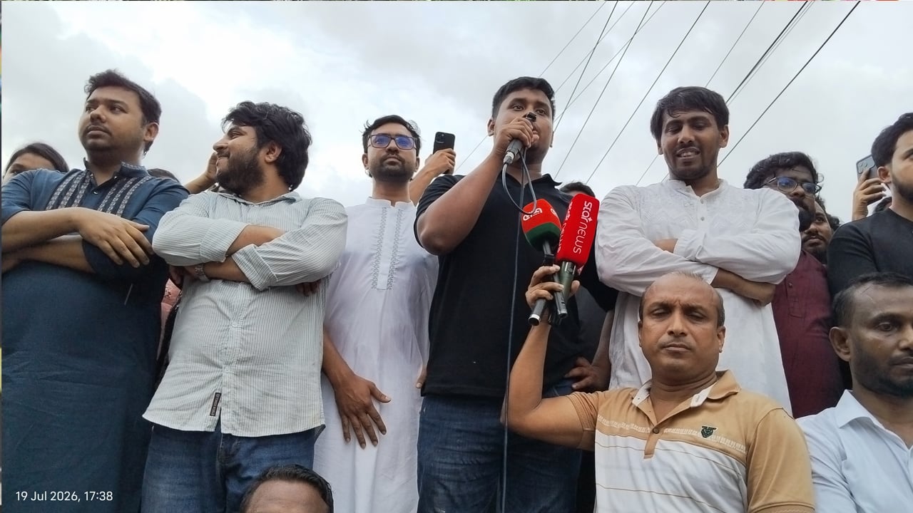 যারা ব্যবসায়ীদের টাকায় সংসদে যায় তারা জনগণের নয়: হাসনাত আবদুল্লাহ


