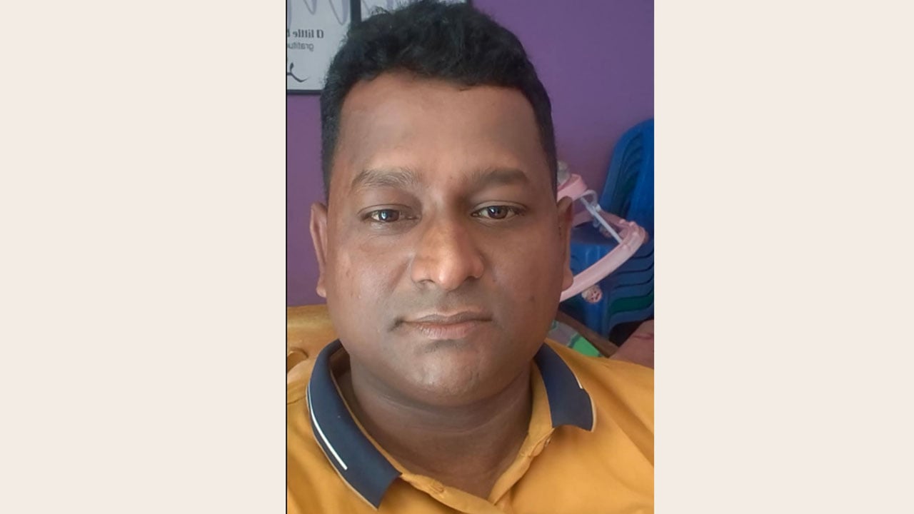 লোহাগাড়ায় চেয়ারম্যানের বিরুদ্ধে বন্যার্তদের চাল আত্মসাতের অভিযোগ