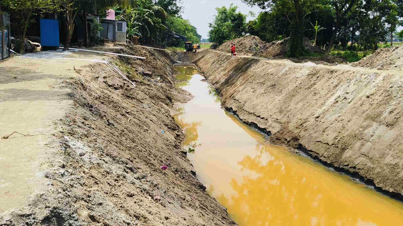 নির্ধারিত সময়ে শেষ হলো না খাল পুনঃখনন, অব্যবহৃত টাকা সরকারি কোষাগারে ফেরত

