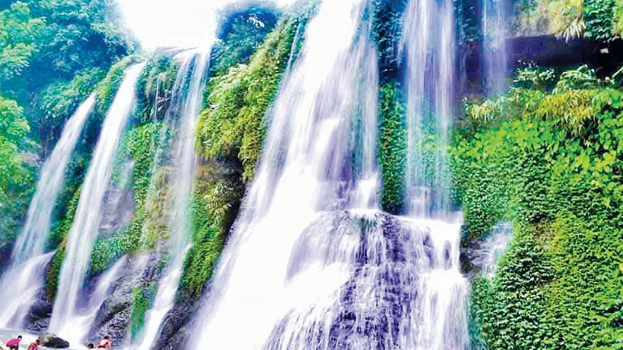 পর্যটনের অপার সম্ভাবনা সীতাকুণ্ড