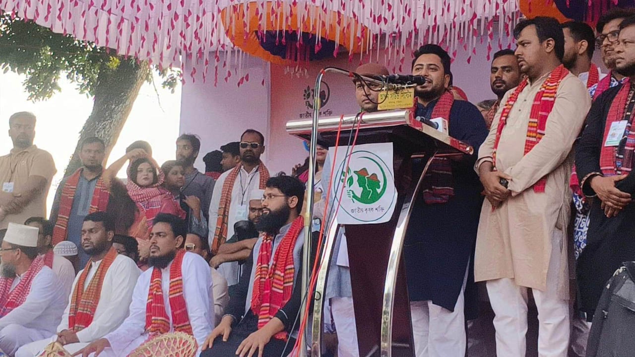 চীন সফরে তিস্তা মহাপরিকল্পনা নিয়ে প্রধানমন্ত্রীর কোনো অর্জন নেই: নাহিদ ইসলাম

