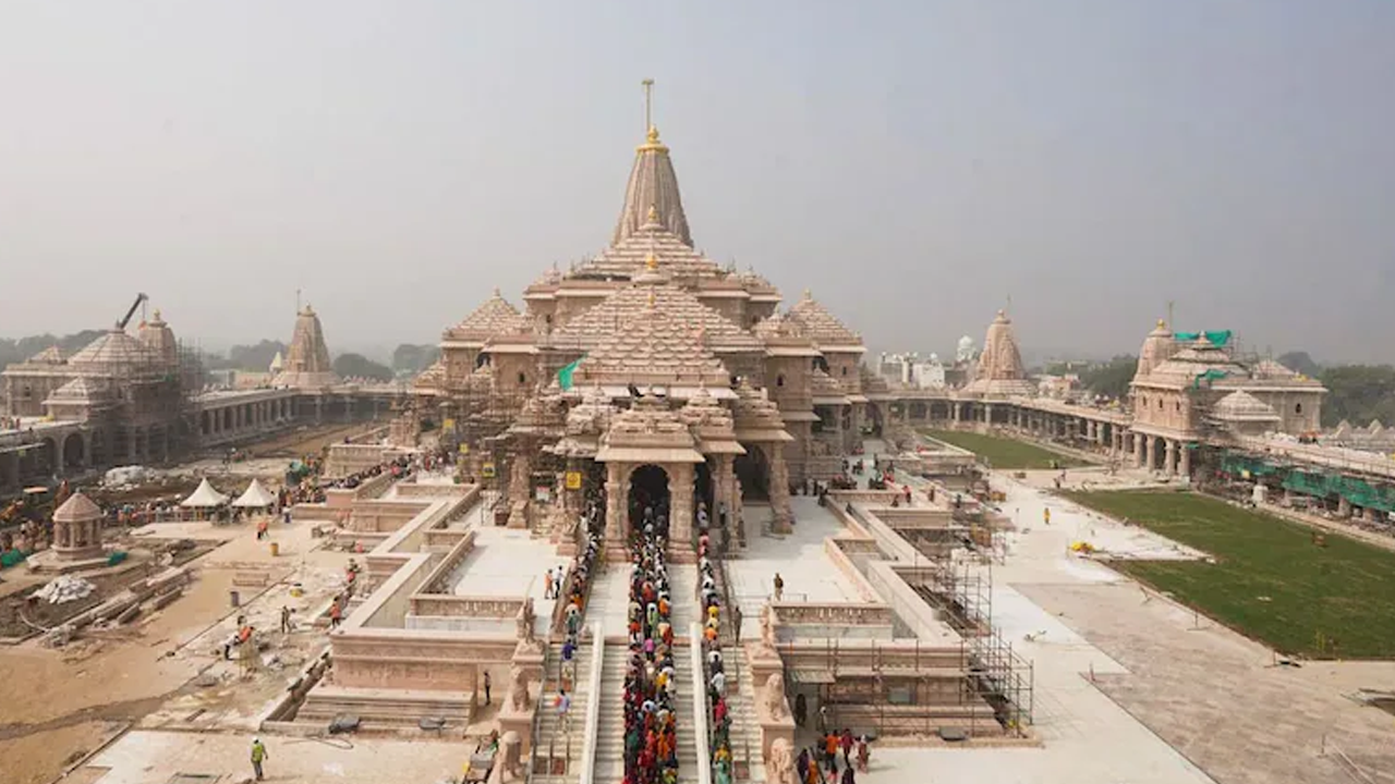 ভারতে বাড়ছে মন্দিরের অর্থ কেলেঙ্কারির ঘটনা
