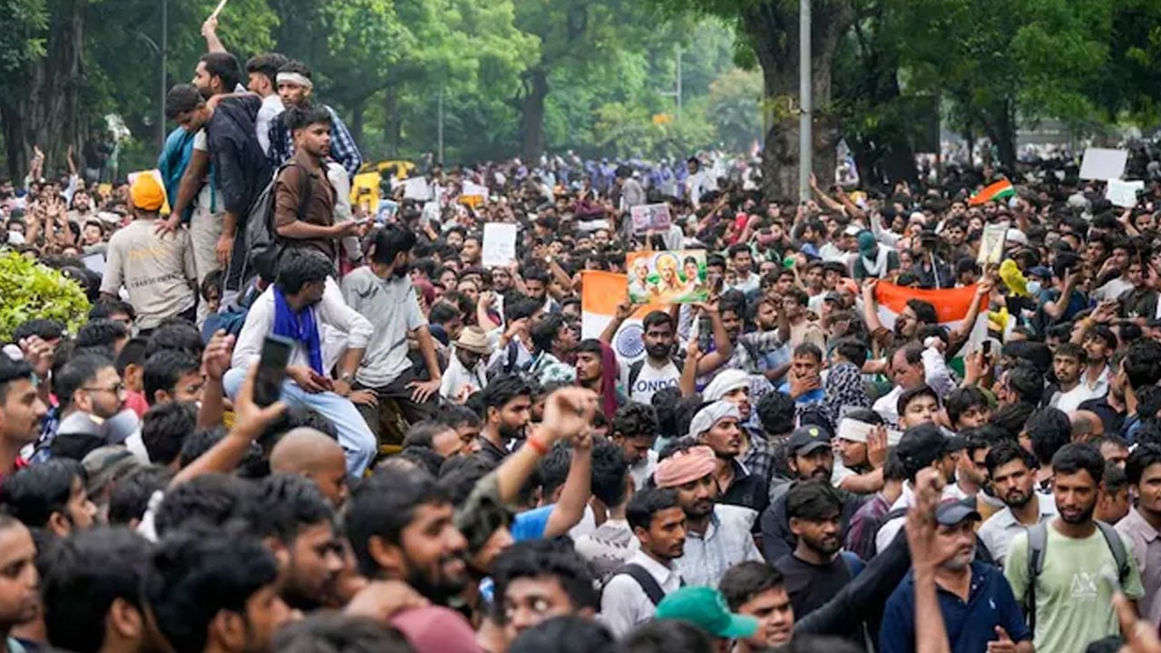 যন্তর মন্তর ছাড়ছে না ককরোচ দল, সরকারের সঙ্গে বৈঠকে দিল শর্ত