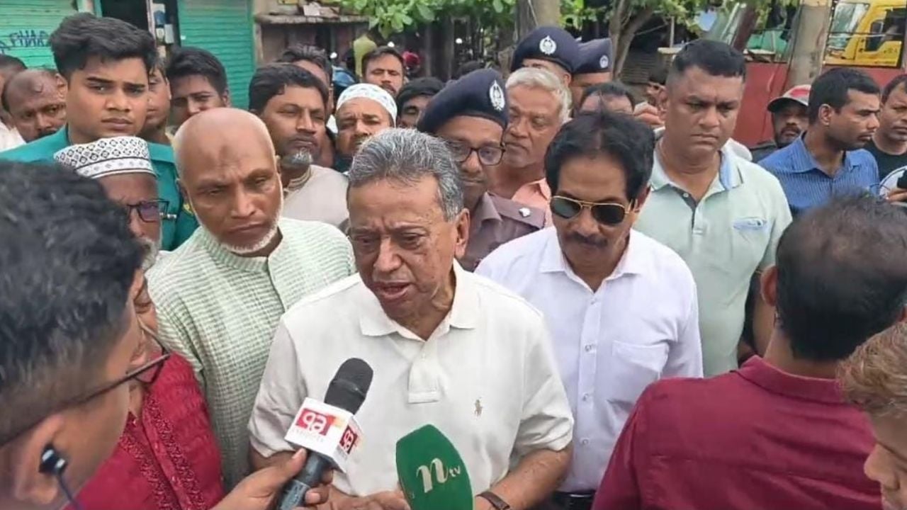 বন্যা-পরবর্তী ত্রাণ বিতরণ ও পুনর্বাসনে কাজ চলছে: অর্থ ও পরিকল্পনামন্ত্রী