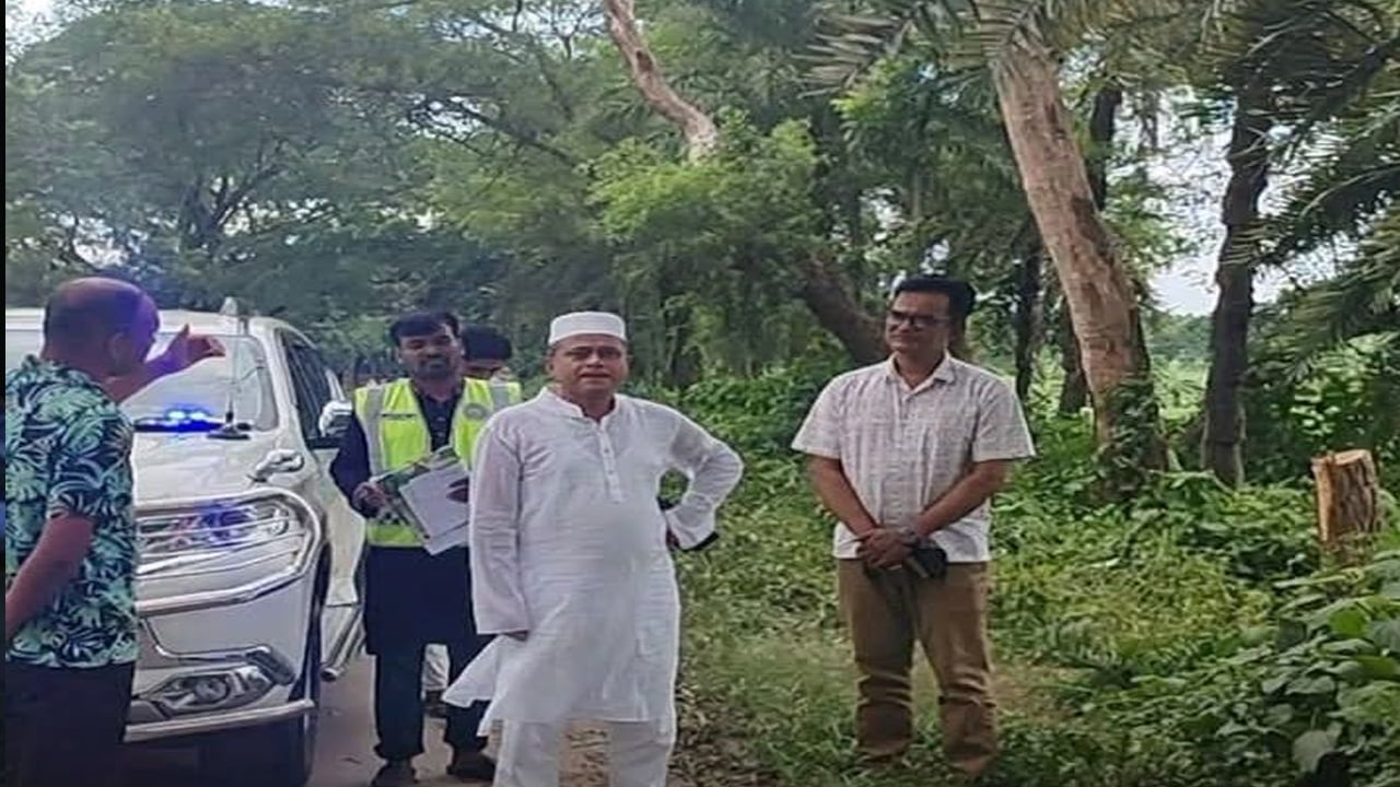দামুড়হুদা-দর্শনা মহাসড়কে গাছ ফেলে ডাকাতি

