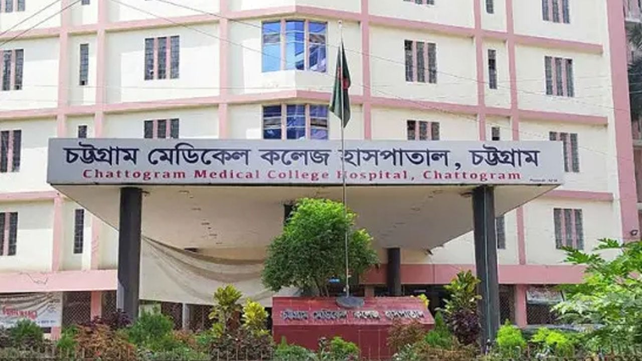 হাটহাজারীতে চা দোকানের কর্মচারীর ঝুলন্ত লাশ উদ্ধার