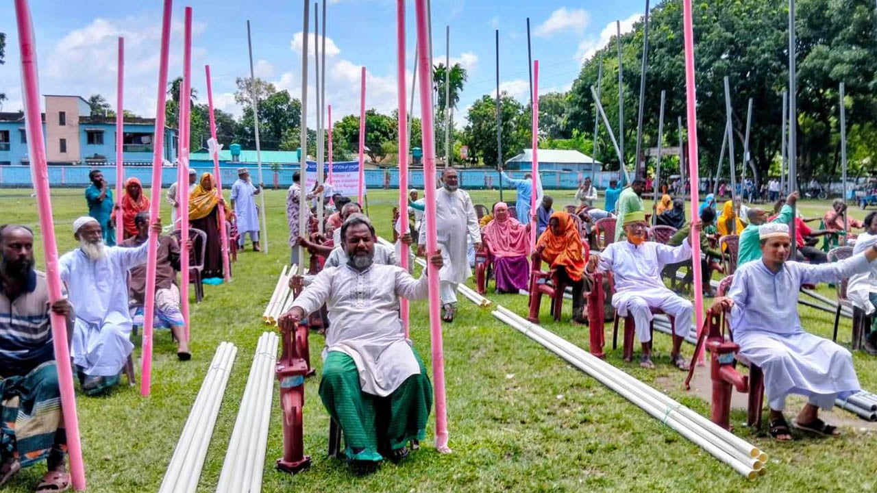 মিঠাপুকুরে যাকাত ফাউন্ডেশন অব আমেরিকার টিউবওয়েল বিতরণ