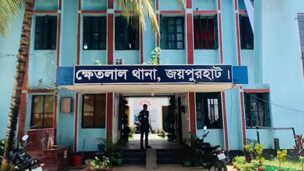 ক্ষেতলালে বিদ্যুৎস্পৃষ্ট হয়ে এক ব্যক্তি নিহত