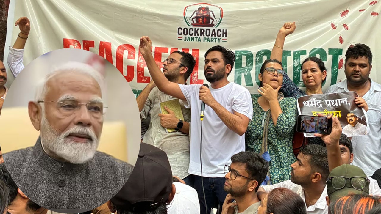 প্রশ্নপত্র ফাঁসের ঘটনা স্বীকার করেও শিক্ষামন্ত্রীকে রক্ষা করছেন মোদি