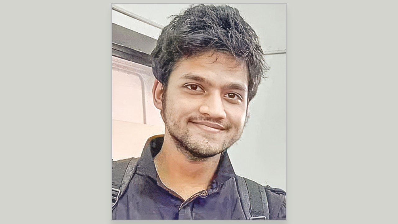 এপিসিতে-ঝুলে-থাকা-ইয়ামিনের-ছবি-নাড়িয়ে-দিয়েছিল-দেশকে