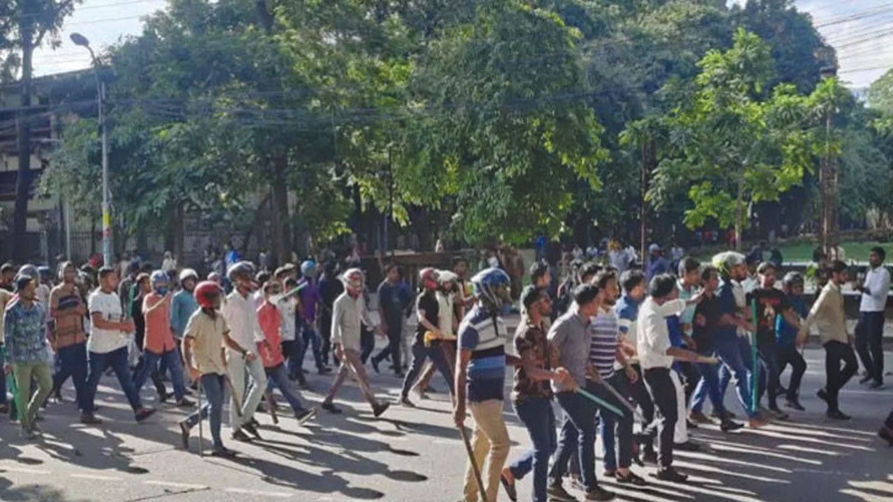 ১৫ জুলাই : ছাত্রলীগের বিরুদ্ধে প্রতিরোধ