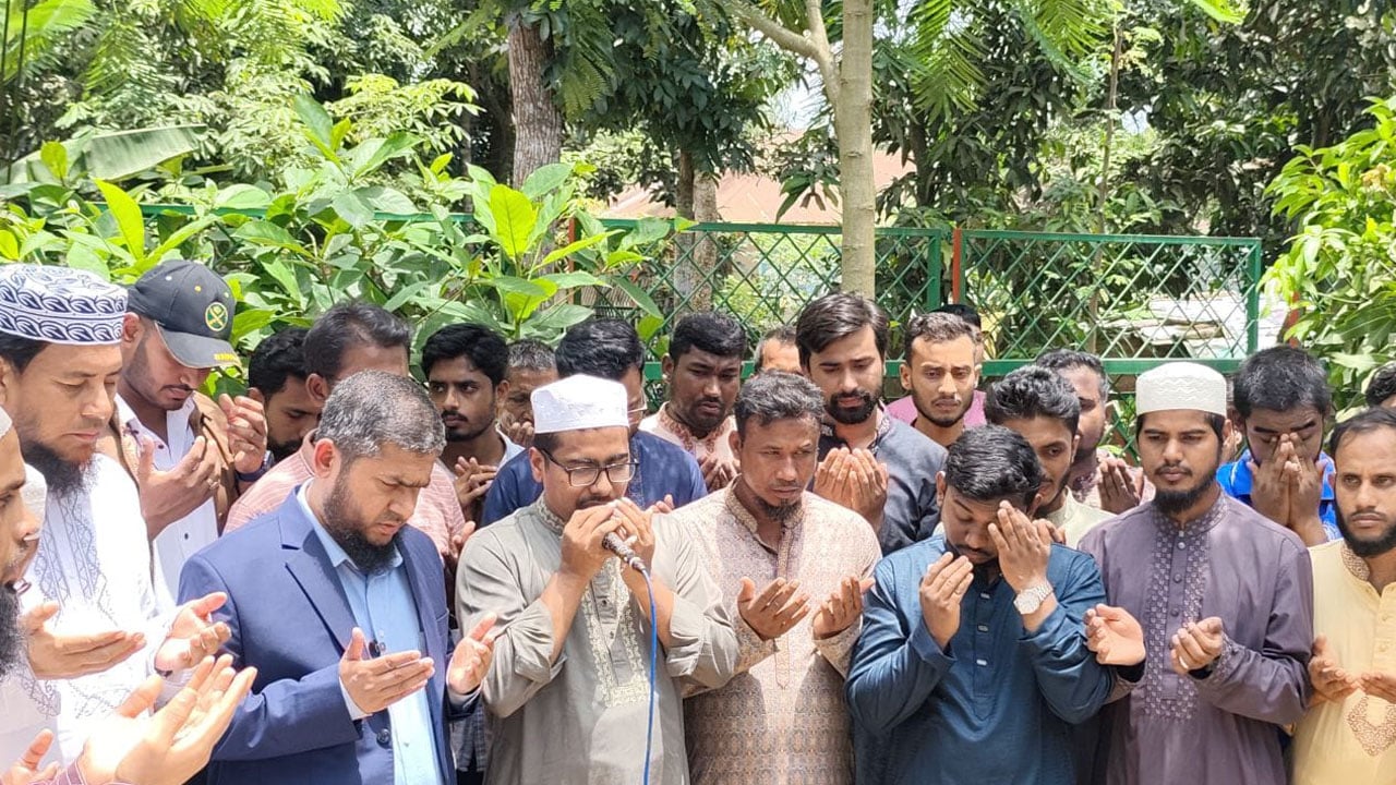 শহীদ আবু সাঈদের কবর জিয়ারত করলেন শিবির সভাপতি