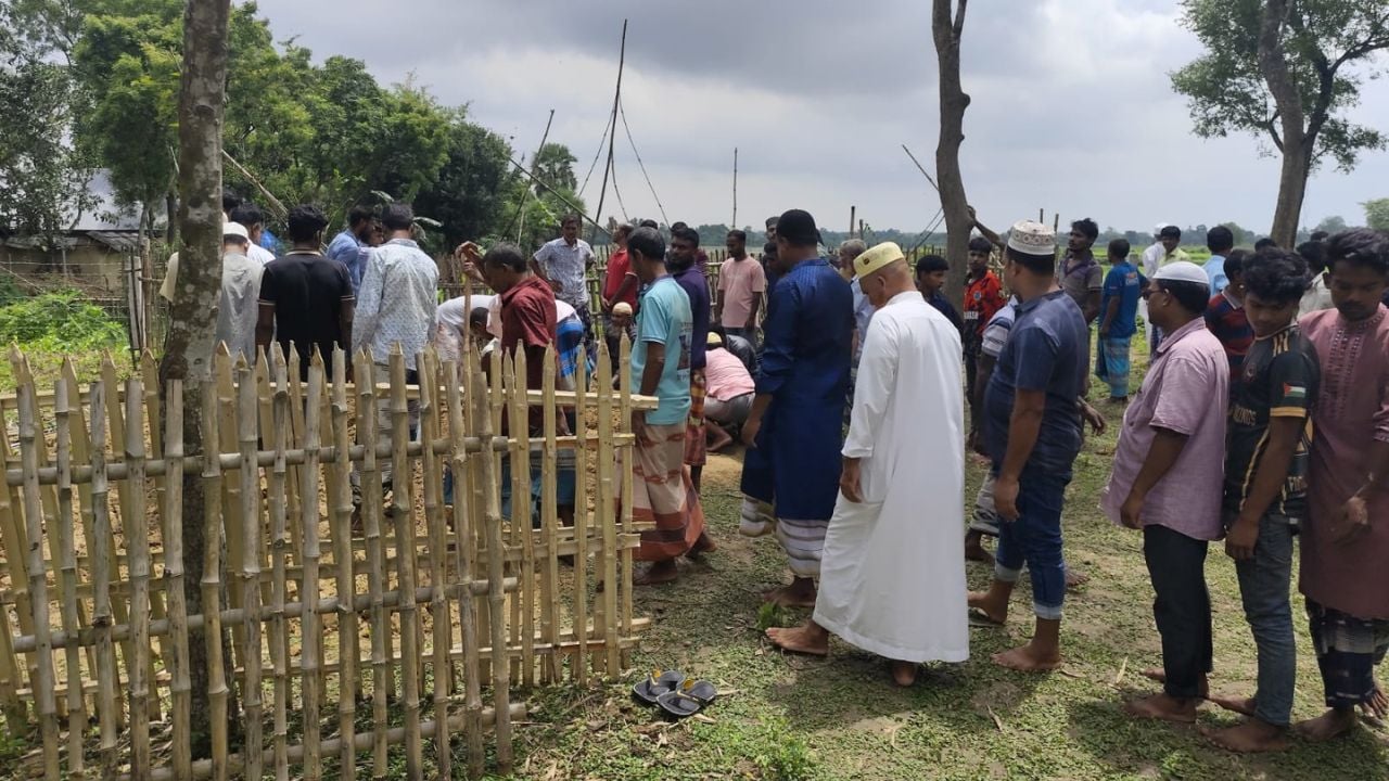 ময়নাতদন্তের অপেক্ষায় ২২ ঘণ্টা, শেষে দাফন 