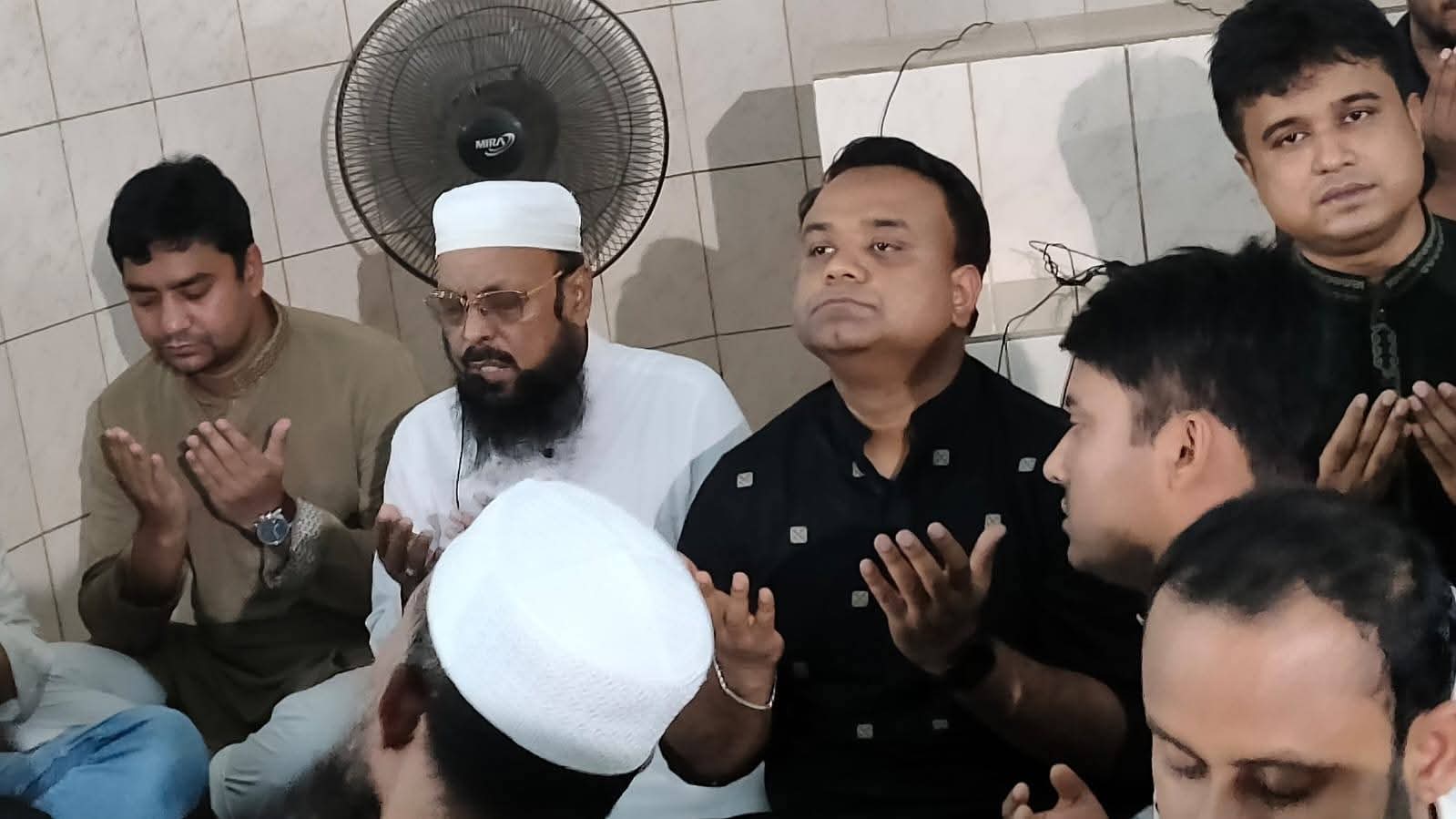 জুলাই শহীদদের স্মরণে ছাত্রদলের দোয়া মাহফিল