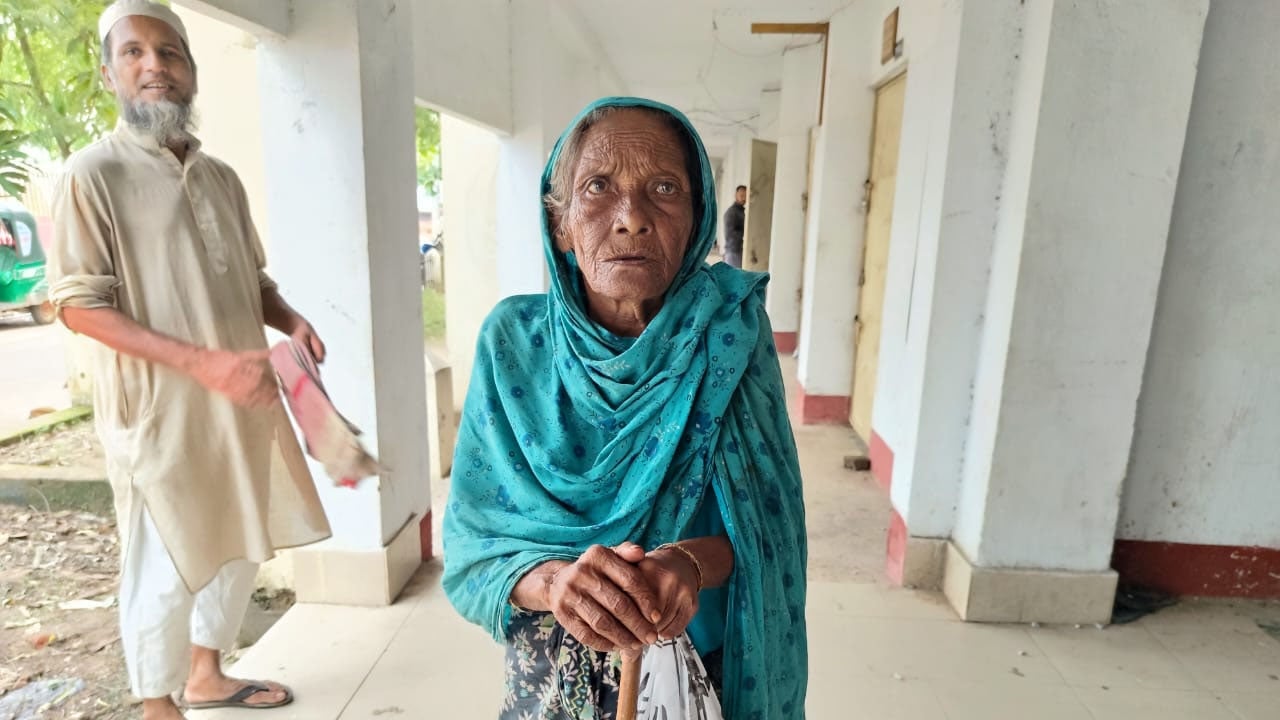 ‘ও পুত, একমুড সাহায্যও ন পাই’