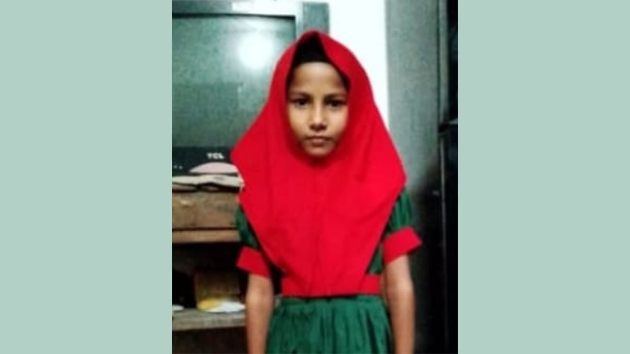 আলমারির ড্রয়ার থেকে স্কুলছাত্রীর লাশ উদ্ধার