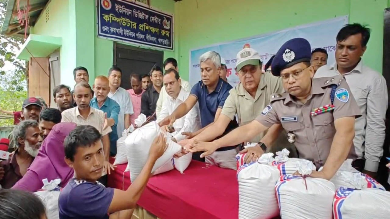 বন্যা দুর্গত এলাকায় জুলাই মাসে বন্ধ থাকবে কিস্তি, খাদ্যবান্ধব কর্মসূচি আগামী সপ্তাহে

