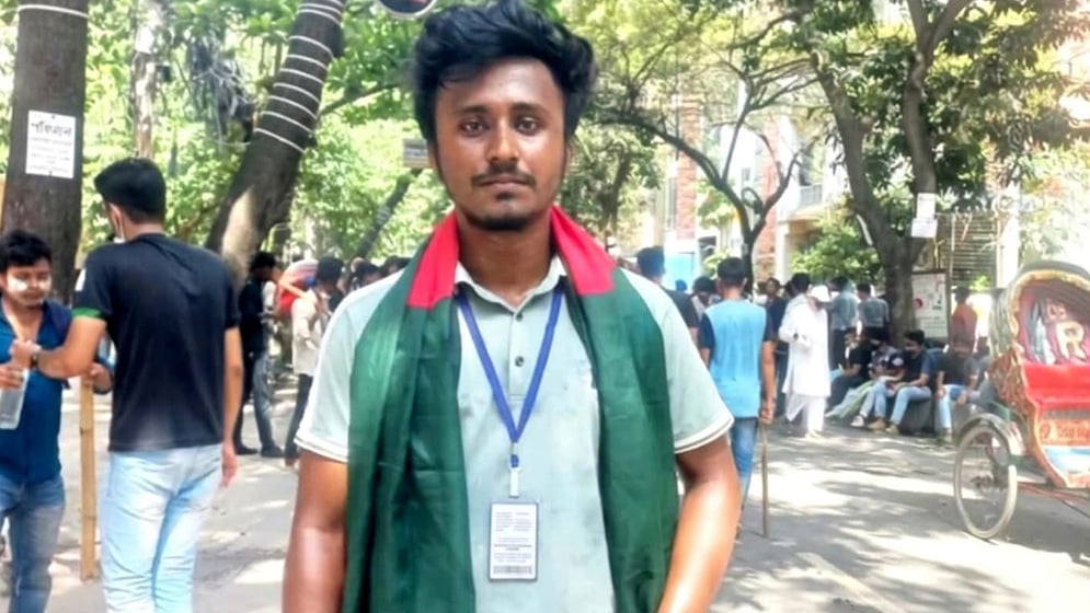 জুলাইয়ের ক্ষত বয়ে বেড়াচ্ছেন শিক্ষার্থী শুভ
