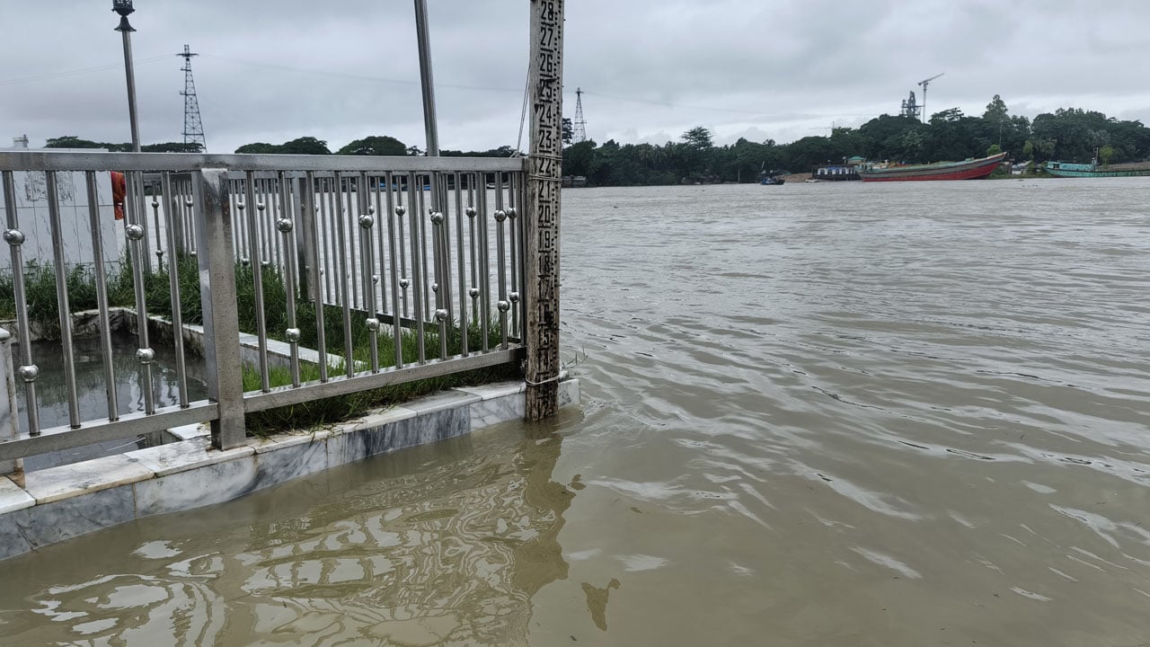 বিপৎসীমার ২০ সেন্টিমিটার ওপরে প্রবাহিত হচ্ছে সুরমার পানি
