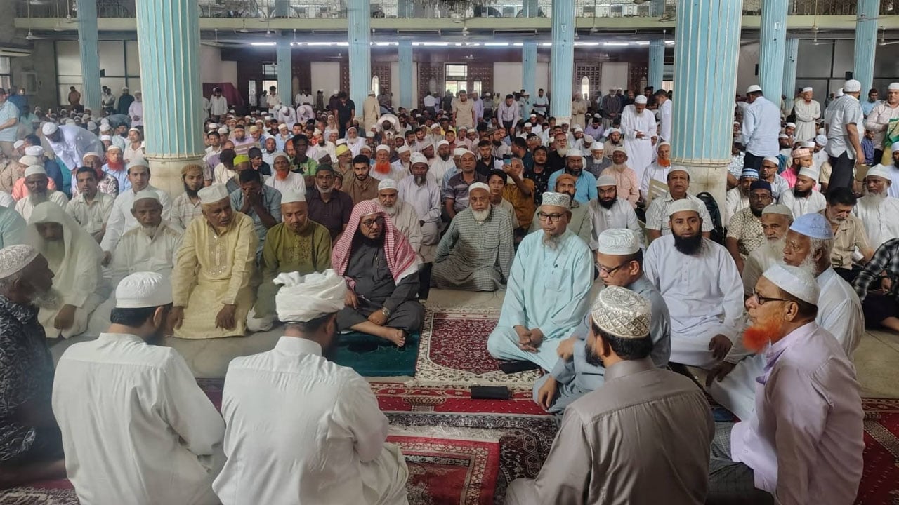জুলাই শহীদ ও আহতদের জন্য বায়তুল মোকাররমে বিশেষ দোয়া