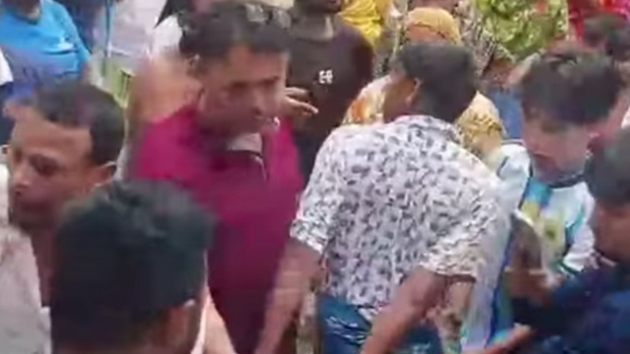 হাতীবান্ধায় পুলিশকে অবরুদ্ধ করে আসামি ছাড়িয়ে নেওয়ার অভিযোগ