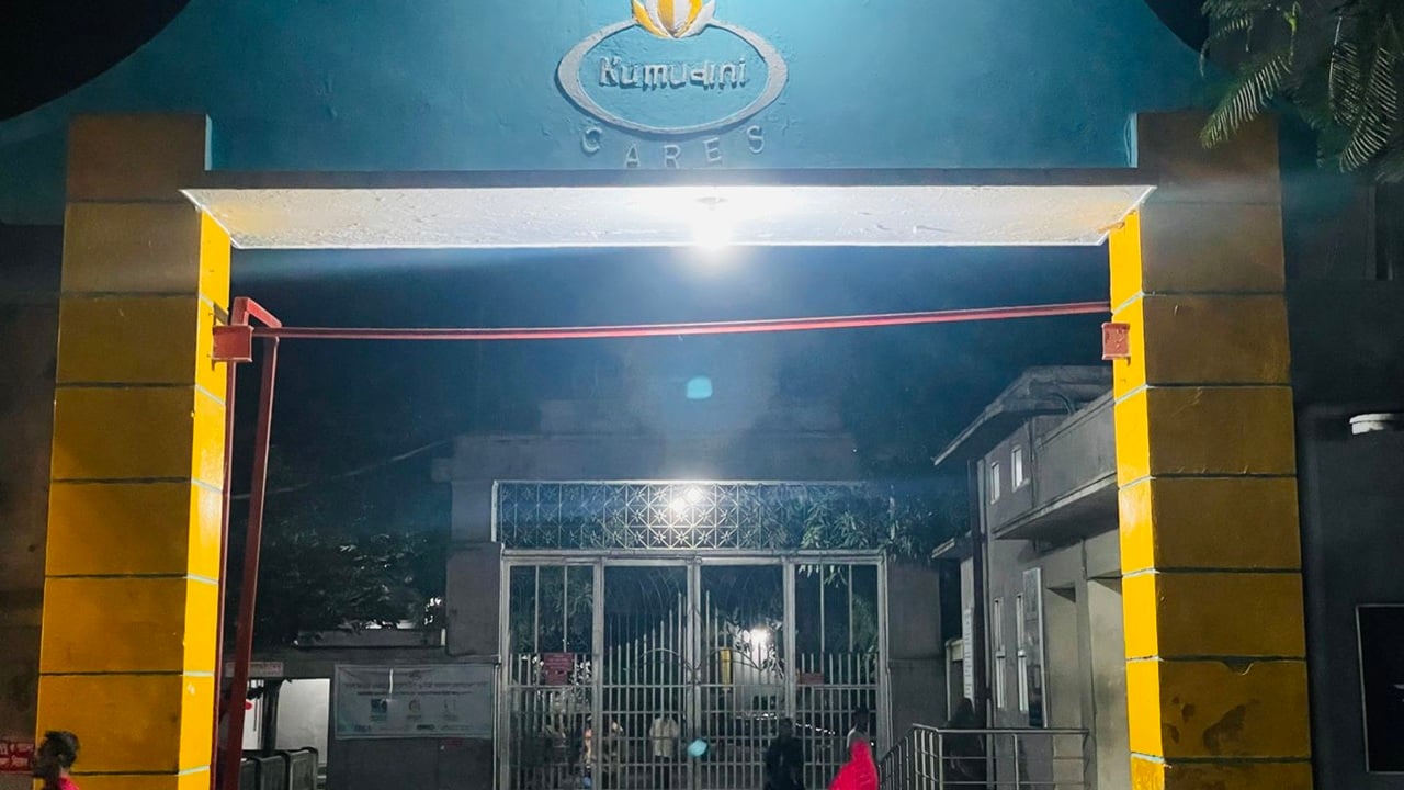 নৌকা ভ্রমণে গিয়ে বিদ্যুৎস্পৃষ্টে দুই যুবকের মৃত্যু