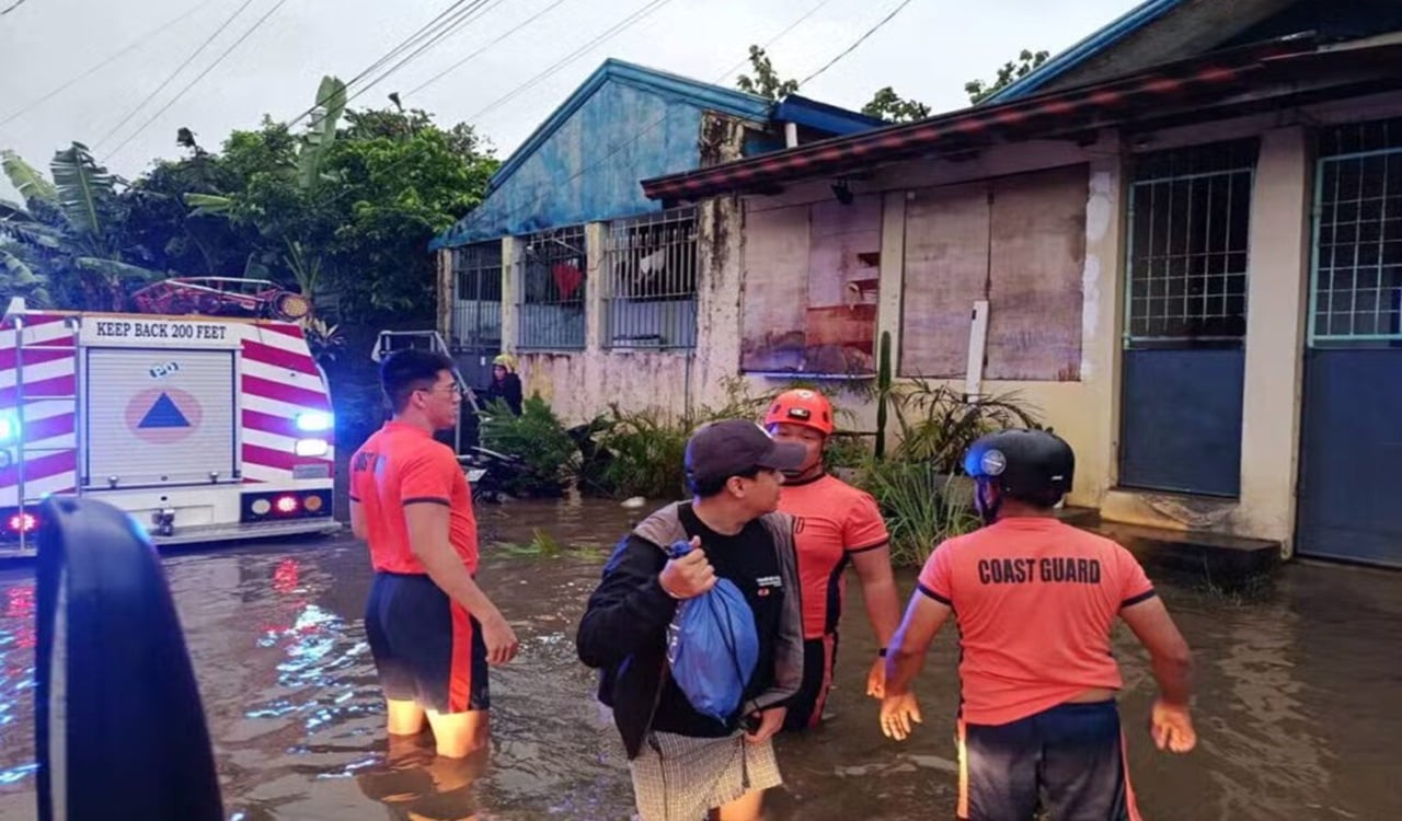 ফিলিপাইনে ঘূর্ণিঝড়ের তাণ্ডবে নিহত বেড়ে ১২, ক্ষতিগ্রস্ত লাখো মানুষ