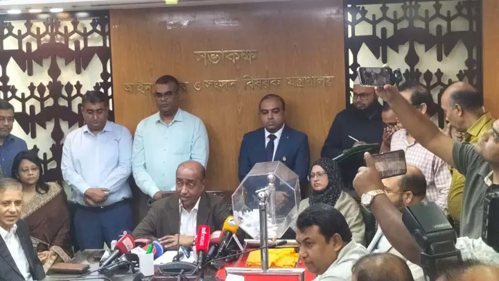 সাব-রেজিস্ট্রার পদায়নে সক্ষমতা বিবেচনা করা হবে: আইনমন্ত্রী