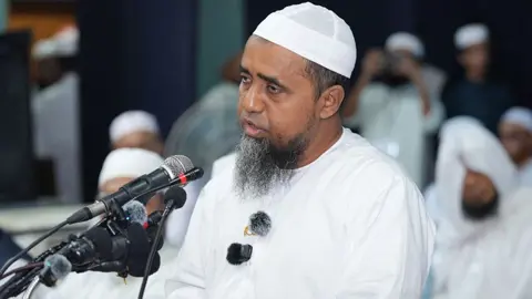 পূজায় নিরাপত্তা দেওয়া রাষ্ট্রের দায়িত্ব, তবে এতে অংশ নিলে ঈমান থাকবে না
