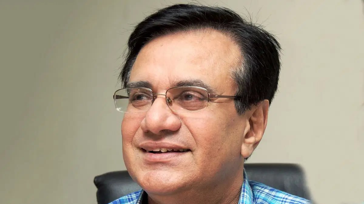 সাংবাদিক আবেদ খানের বিরুদ্ধে গ্রেপ্তারি পরোয়ানা জারি