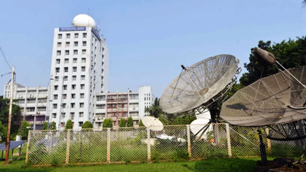 ভ্যাপসা গরম ও বৃষ্টি নিয়ে যা জানাল আবহাওয়া অফিস