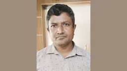 ‘শেখ হাসিনার বাংলাদেশ’ লেখা ব্যানার ব্যবহার করায় প্রধান শিক্ষক আটক
