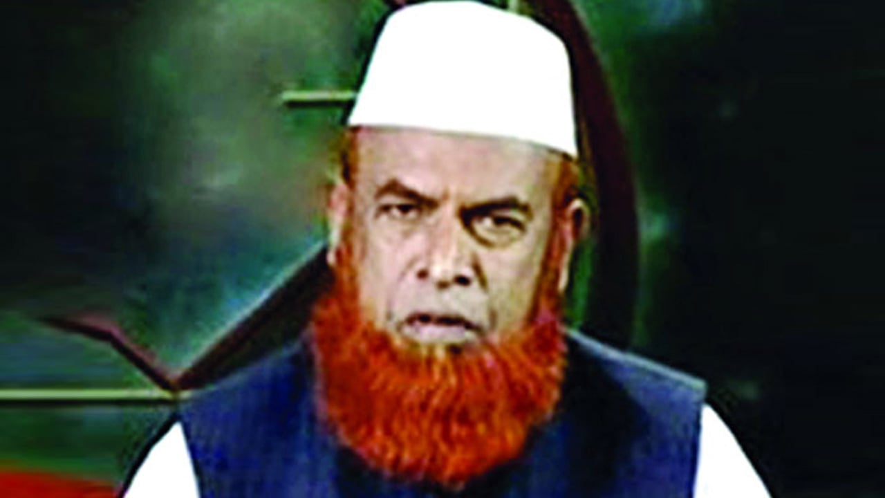 মৃত্যুদণ্ডপ্রাপ্ত আসামি আবুল কালাম আজাদ আত্মসমর্পণ করতে ট্রাইব্যুনালে