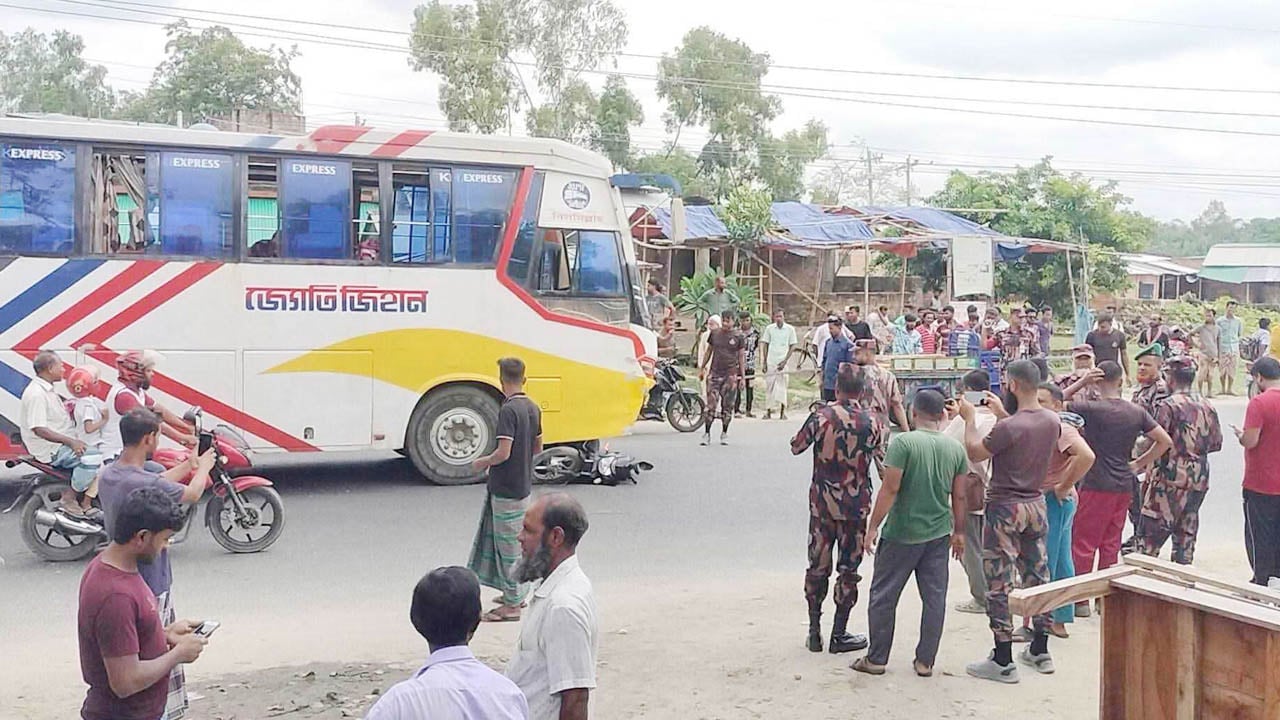 দেশের বিভিন্ন স্থানে সড়ক দুর্ঘটনায় নিহত ১৪ 
