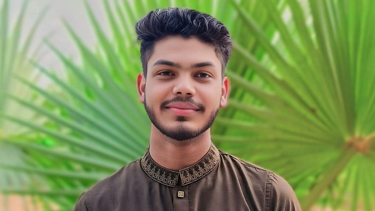 মিরসরাইয়ে ট্রাকের স্টিলের বান্ডেলে চাপা পড়ে পথচারী নিহত