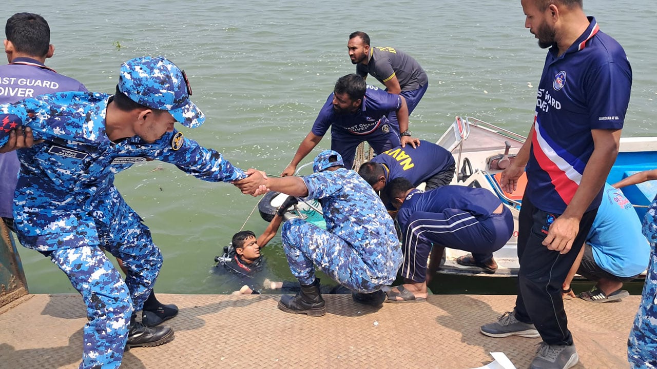 বাসডুবির ঘটনায় নিহত বেড়ে ২৬, পরিচয় শনাক্ত ২৪