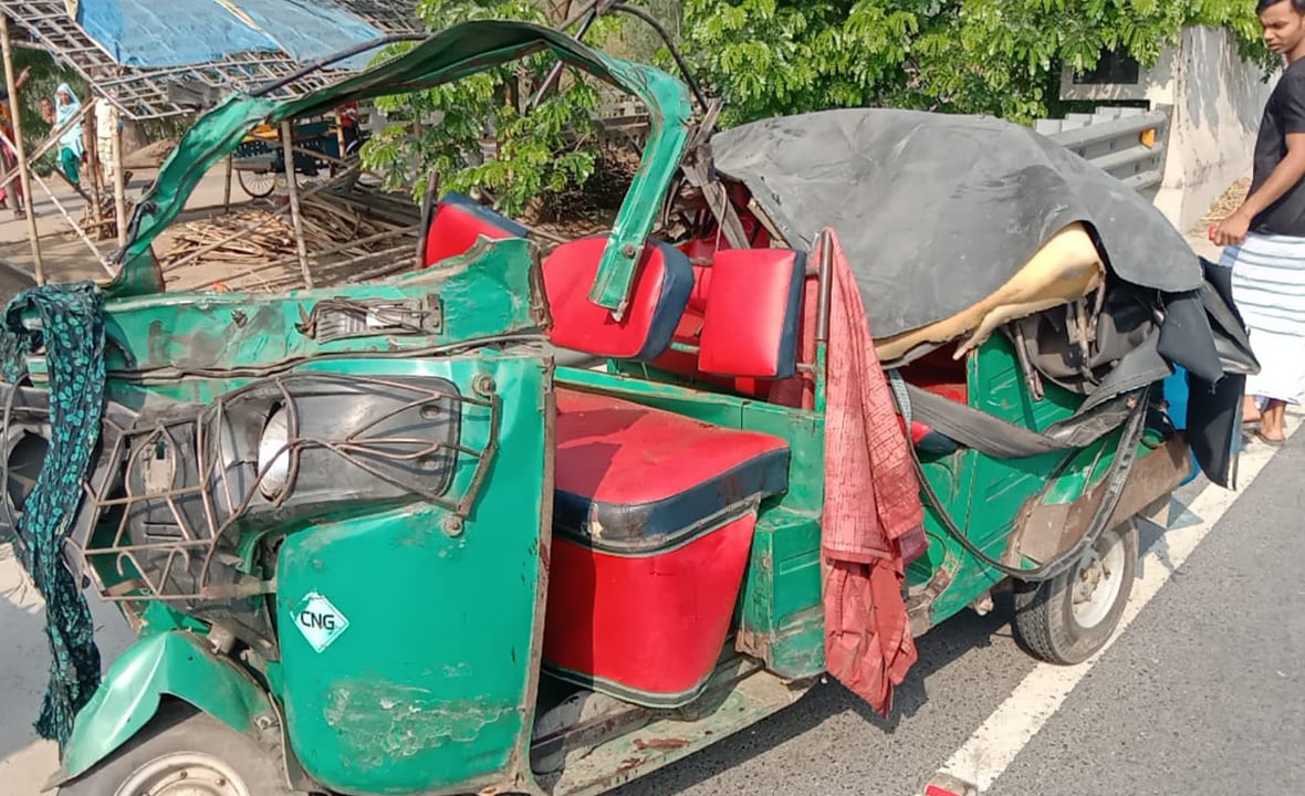 সিএনজির-ট্যাংকলরী মুখোমুখি সংঘর্ষে ২ জন নিহত