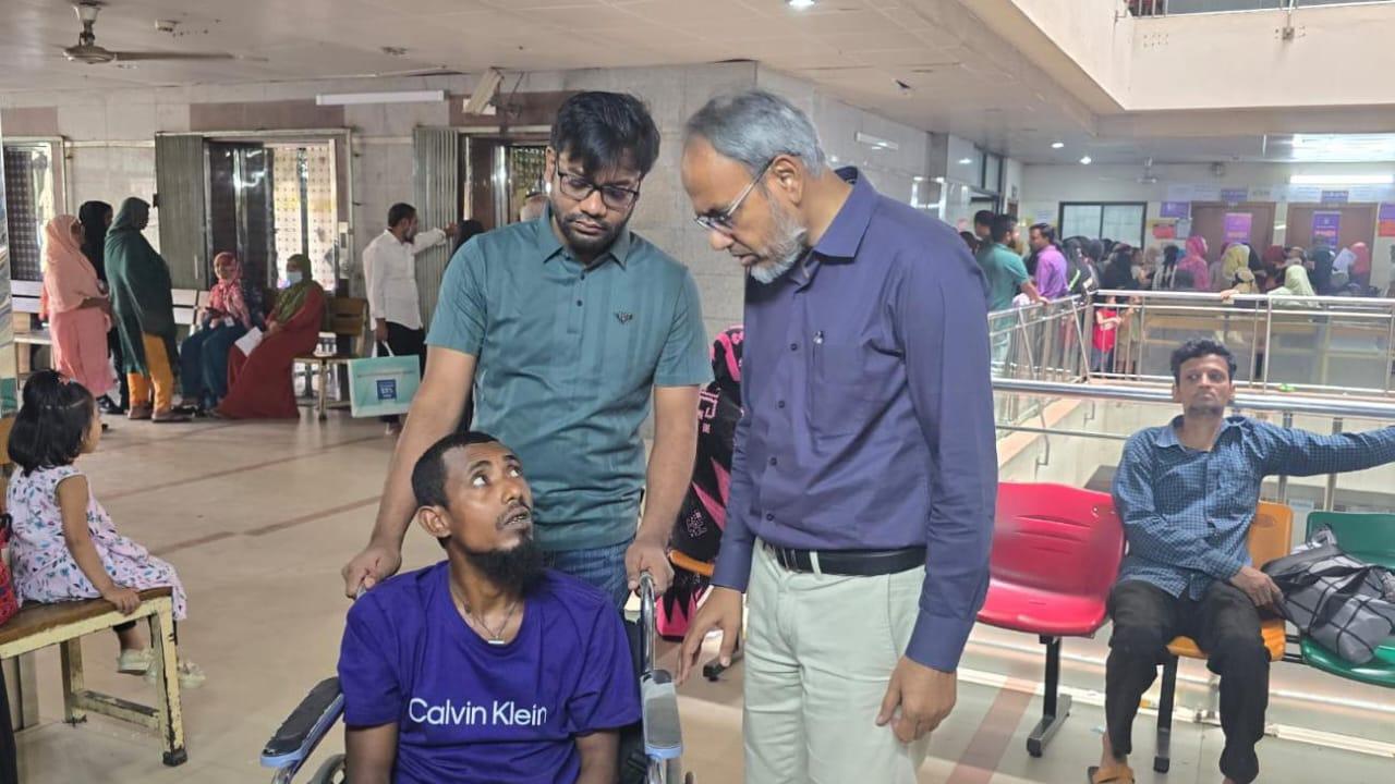 আছিয়ার শোকে ভারসাম্যহীন বাবার পাশে তারেক রহমান