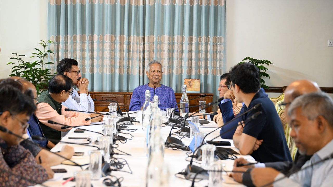 মার্কিন শুল্কারোপ নিয়ে প্রধান উপদেষ্টার জরুরি বৈঠক