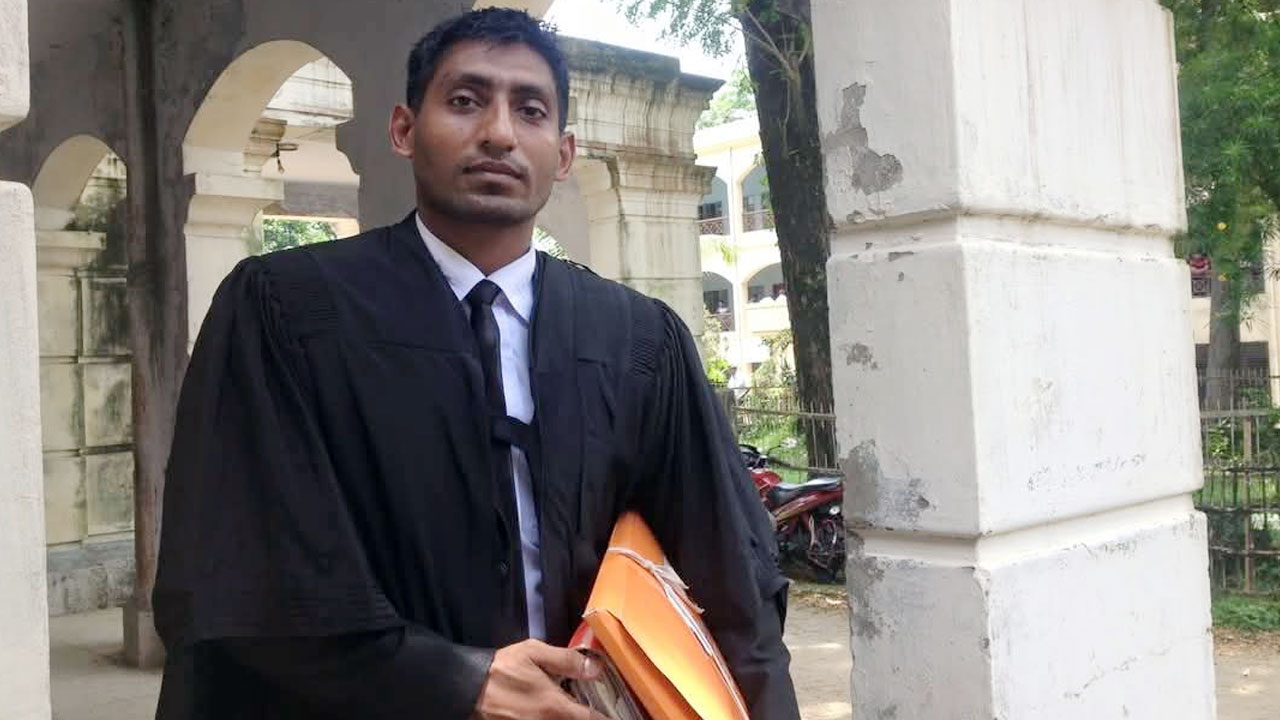 কিশোর গ্যাংয়ের ছুরিকাঘাতে আইনজীবী নিহত