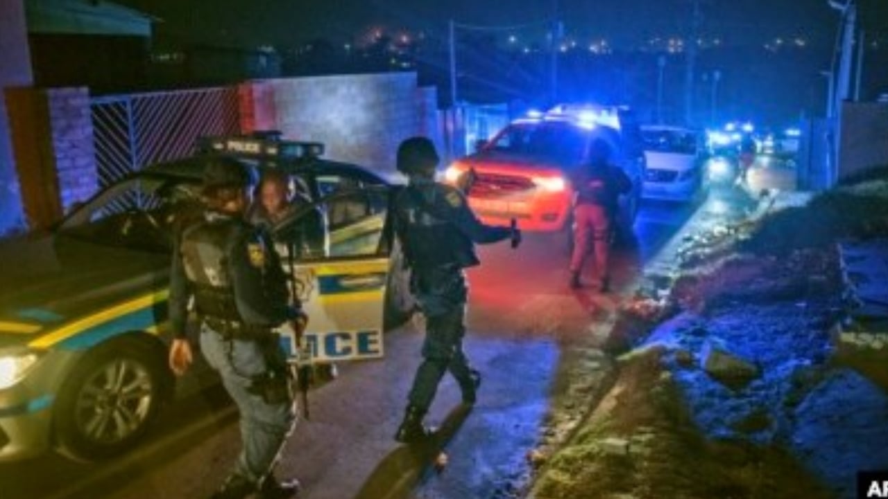 দক্ষিণ আফ্রিকায় সন্ত্রাসী হামলায় নিহত ৯