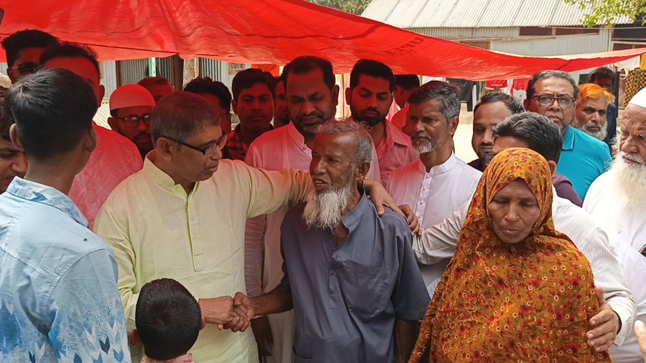 ইরানের মিসাইল হামলায় নিহত মোশারফের পরিবারের পাশে থাকবে বিএনপি